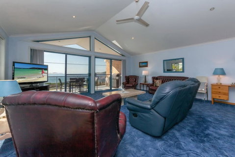 Tah Villa, 1/68 Marine Drive - Accommodation Great Ocean Road 1