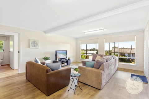 TASSIE SEASIDE SERENITY - L'Abode Accommodation - Accommodation Great Ocean Road 1