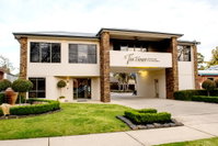 Tea House Motor Inn
