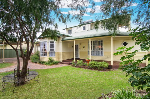 The Beach Retreat - Accommodation Great Ocean Road 2