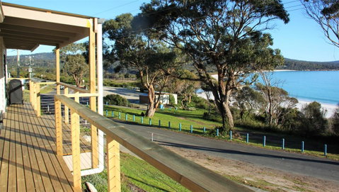 KINGFISHER COTTAGE Beachfront At The Binalong Bay - Accommodation Great Ocean Road 8