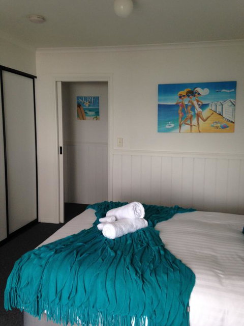 KINGFISHER COTTAGE Beachfront At The Binalong Bay - Accommodation Great Ocean Road 25