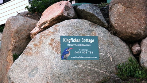 KINGFISHER COTTAGE Beachfront At The Binalong Bay - Accommodation Great Ocean Road 15