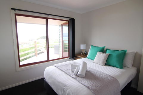 DOLPHIN LOOKOUT COTTAGE - Amazing Views Of The Bay Of Fires - Accommodation Great Ocean Road 8