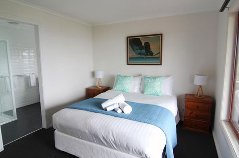 DOLPHIN LOOKOUT COTTAGE - Amazing Views Of The Bay Of Fires - Accommodation Great Ocean Road 10