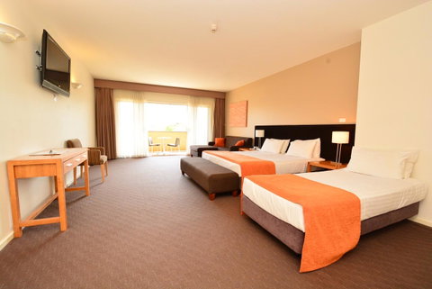 Mornington Hotel - Accommodation Great Ocean Road 2
