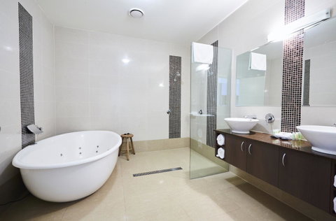 Mornington Hotel - Accommodation Great Ocean Road 1