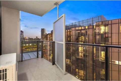 2Bedroom Apartment With Views In Docklands Next To CBD & Marvel Stadium - Accommodation Great Ocean Road 14