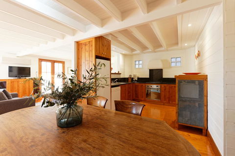 54 On Bank - Accommodation Great Ocean Road 8