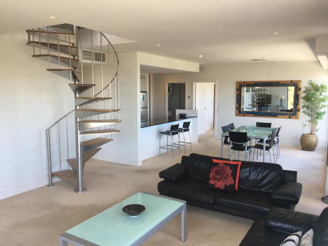 Geelong Waterfront Penthouse Apartment - Accommodation Great Ocean Road 3