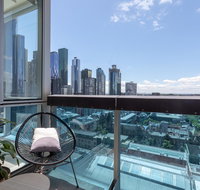 La Maison - Great View Free Parking Pool Gym Perfectly located 2BR apartment - Accommodation Great Ocean Road