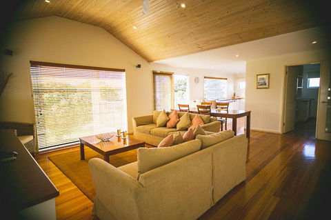 Rayville Boat Houses - Accommodation Great Ocean Road 8