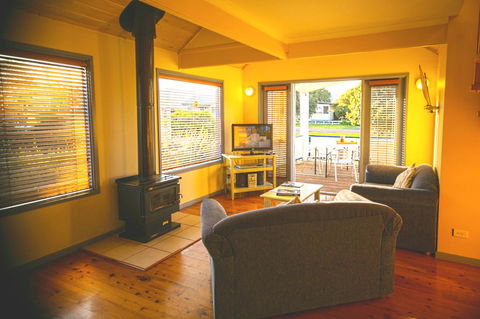 Rayville Boat Houses - Accommodation Great Ocean Road 4
