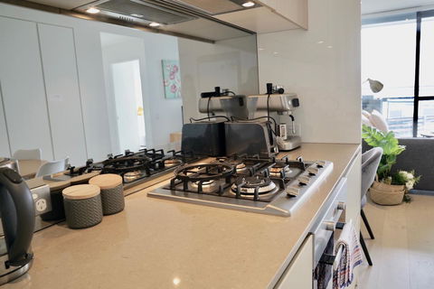 Pride Docklands Waterfront Apartment City View - Accommodation Great Ocean Road 22