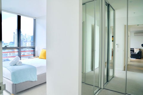 Pride Docklands Waterfront Apartment City View - Accommodation Great Ocean Road 23