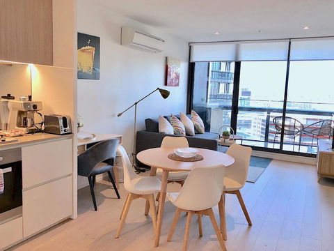Pride Docklands Waterfront Apartment City View - Accommodation Great Ocean Road 5