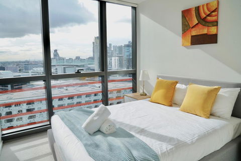 Pride Docklands Waterfront Apartment City View - Accommodation Great Ocean Road 9
