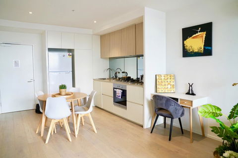 Pride Docklands Waterfront Apartment City View - Accommodation Great Ocean Road 13