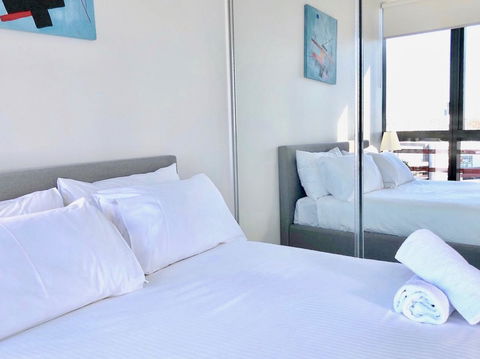 Pride Docklands Waterfront Apartment City View - Accommodation Great Ocean Road 43