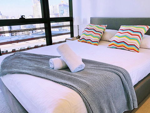 Pride Docklands Waterfront Apartment City View - Accommodation Great Ocean Road 26