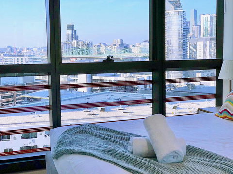 Pride Docklands Waterfront Apartment City View - Accommodation Great Ocean Road 27