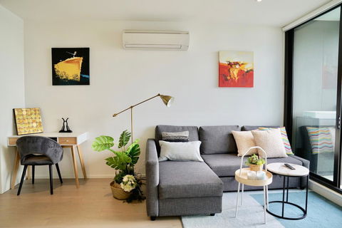 Pride Docklands Waterfront Apartment City View - Accommodation Great Ocean Road 7