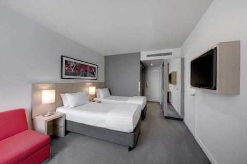 Travelodge Hotel Melbourne Docklands - Accommodation Great Ocean Road 1