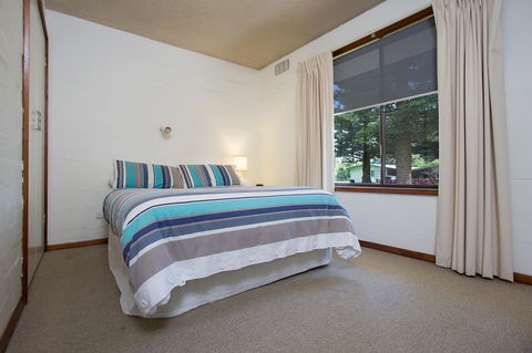 Eastern Beach Holiday Units - Accommodation Great Ocean Road 5