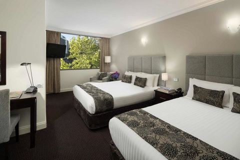 Crowne Plaza Melbourne Carlton, An IHG Hotel - Accommodation Great Ocean Road 2