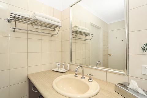 Quality Inn & Suites The Menzies - Accommodation Great Ocean Road 32