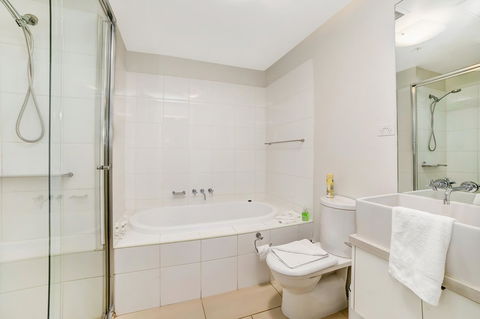 Signature Waterfront Apartments - Accommodation Great Ocean Road 14