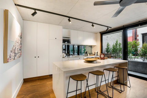 Stylish Apartment In Unique Church Development - Accommodation Great Ocean Road 6