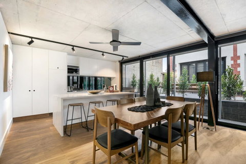 Stylish Apartment In Unique Church Development - Accommodation Great Ocean Road 8