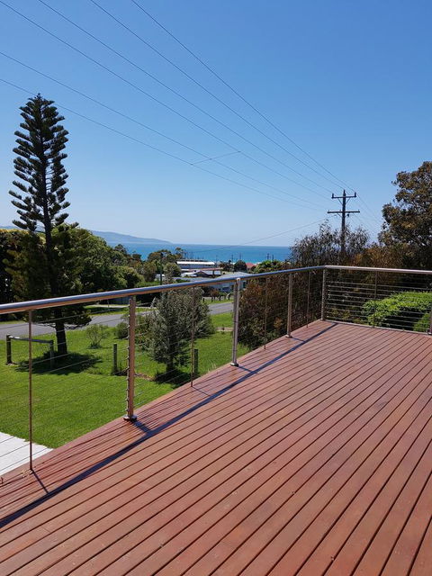 Beach Retreat Apartment Marengo - Accommodation Great Ocean Road 0