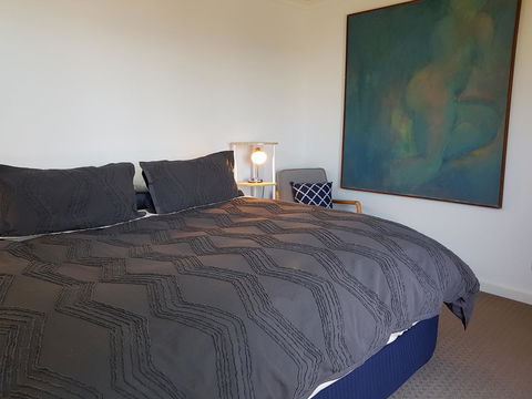 Beach Retreat Apartment Marengo - Accommodation Great Ocean Road 10