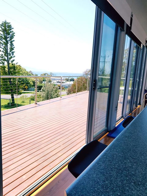 Beach Retreat Apartment Marengo - Accommodation Great Ocean Road 14