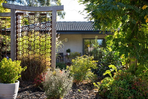 East Street Daylesford - Accommodation Great Ocean Road 14