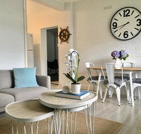 The Wheelhouse - 2BR Waterfront Apt in town - Accommodation Great Ocean Road