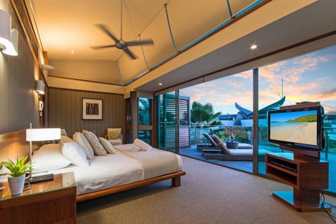 The Blue Marlin Yacht Club Villa 6 On Hamilton Island - Accommodation Great Ocean Road 3