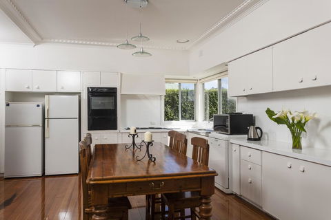 The Farm House - Accommodation Great Ocean Road 2