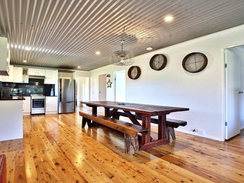 The Lobster Pot - Great Outdoor Eating Area - Accommodation Great Ocean Road 0