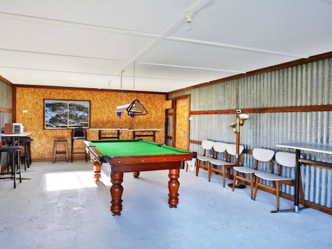 The Lobster Pot - Great Outdoor Eating Area - Accommodation Great Ocean Road 1