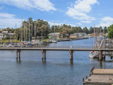 The Moorings - Accommodation Great Ocean Road 2