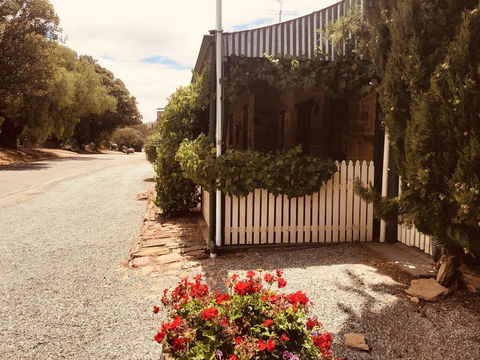 The Olde Devonshire House - Accommodation Great Ocean Road 0