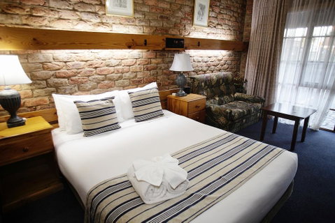 The Settlement Historic Hotel - Accommodation Great Ocean Road 2