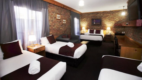 The Settlement Historic Hotel - Accommodation Great Ocean Road 3