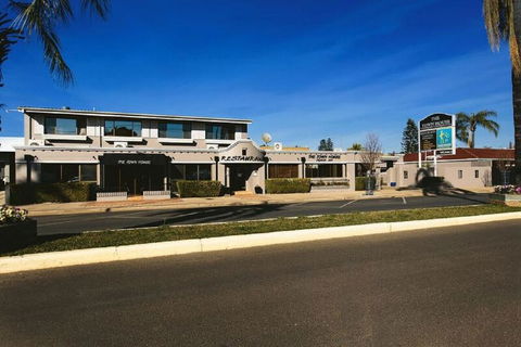 The Town House Motor Inn - Accommodation Great Ocean Road 1