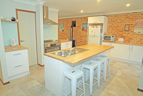 Thora Street Waterfront - Accommodation Great Ocean Road 2
