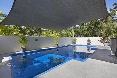 Tropical Private Holiday House With Pool - Accommodation Great Ocean Road 0