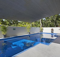Tropical private holiday house with pool - Accommodation Great Ocean Road